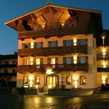 Hotel Braeuwirt 4*
